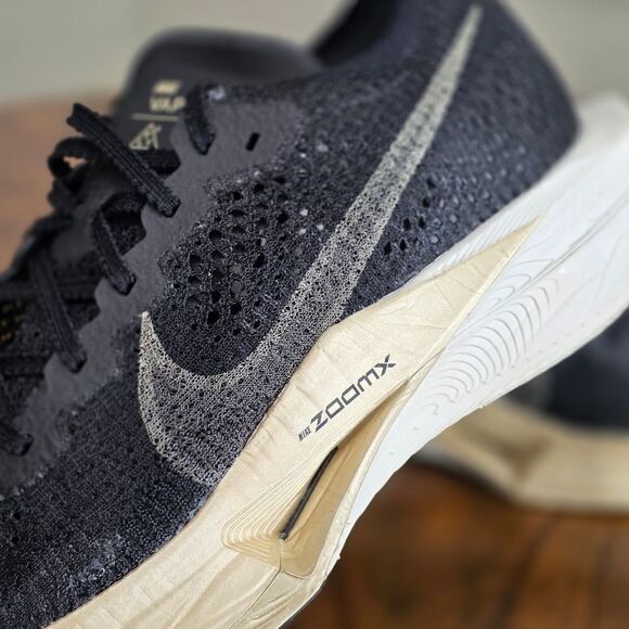 Nike ZoomX Vaporfly Next% 3 Men’s Size 9 Black Metallic Gold Grain LE DV4129-001 main image 4